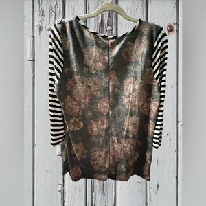Glitzy Girlz Floral Top 1X.